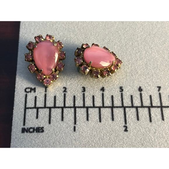 VTG Pink Cabochon Rhinestone Clip On Earrings Barbie Core Swiftie Glam Prom - Picture 6 of 6